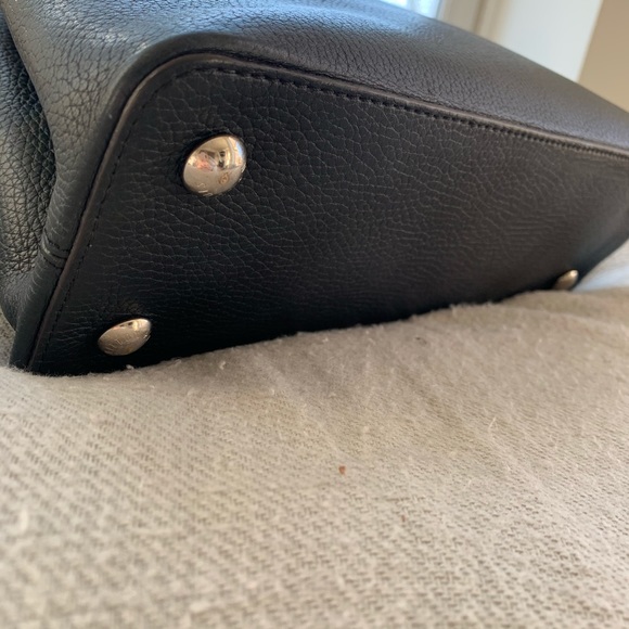 Louis Vuitton Taurillon Capucines PM Black - Picture 4 of 8